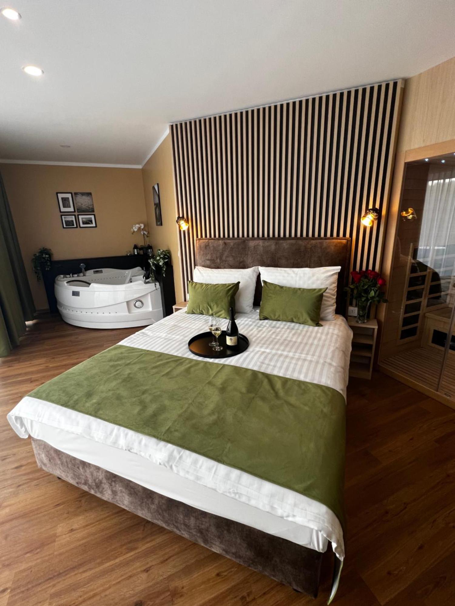Hotel Dolenjc Ново Место Екстериор снимка