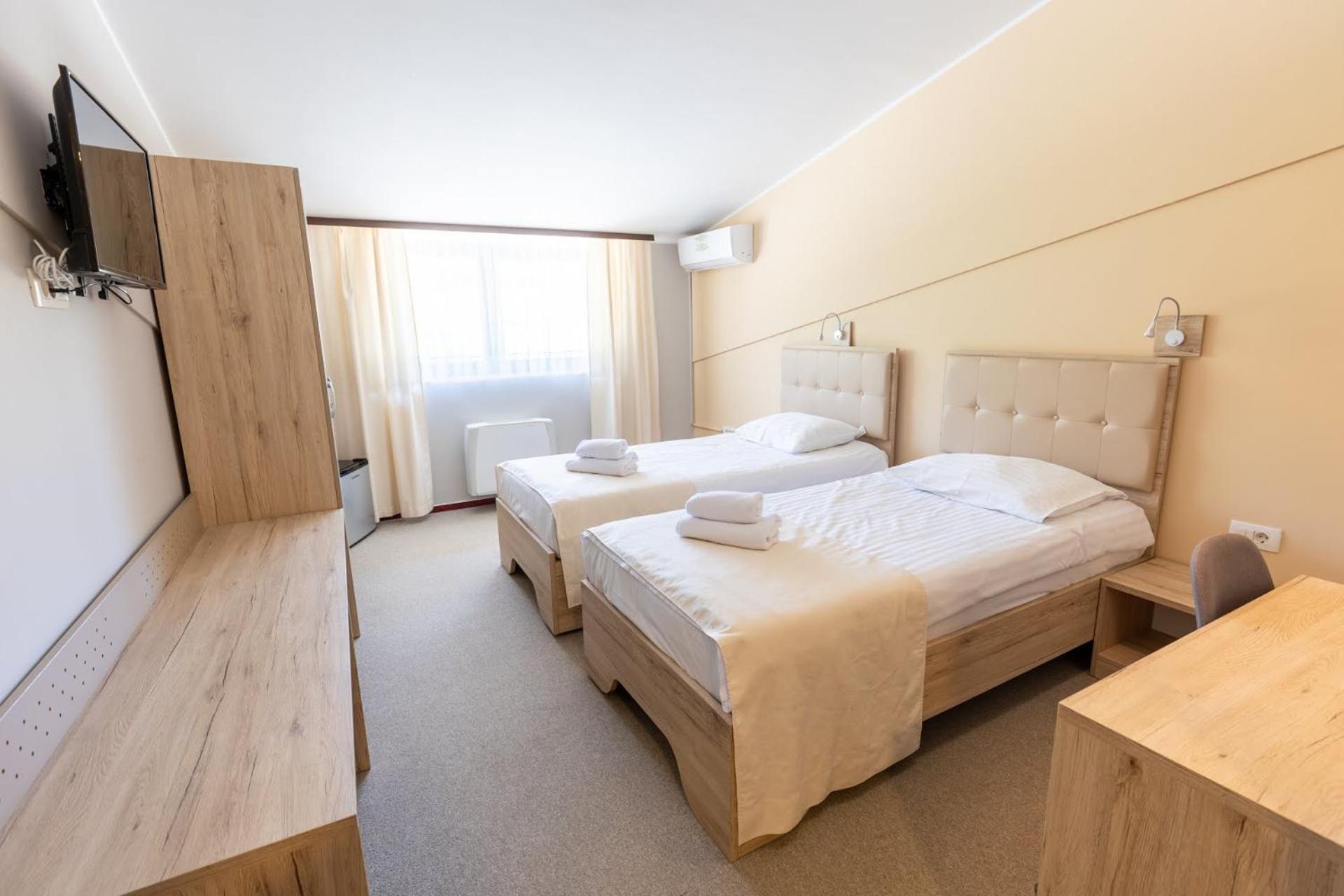 Hotel Dolenjc Ново Место Екстериор снимка