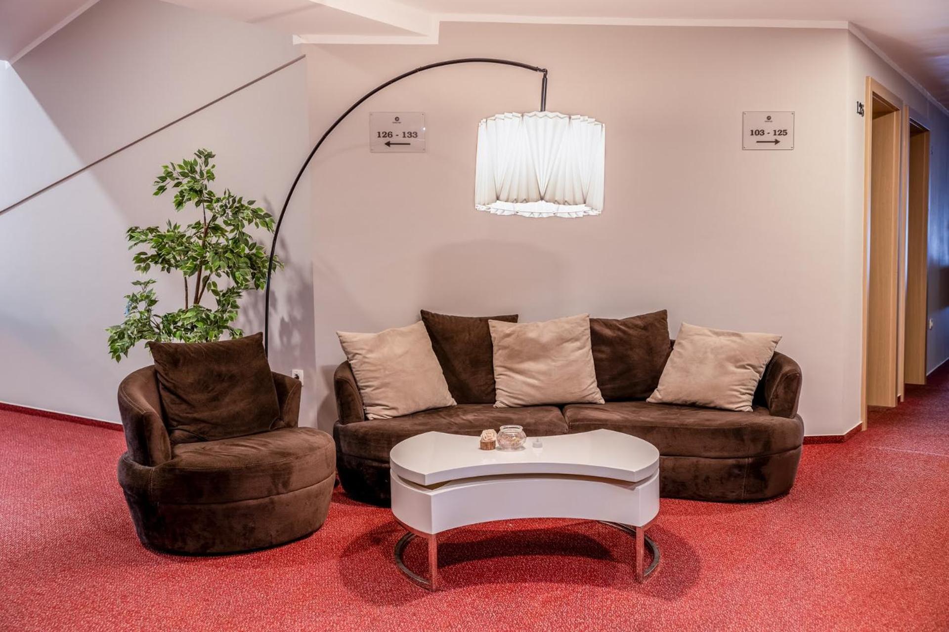 Hotel Dolenjc Ново Место Екстериор снимка