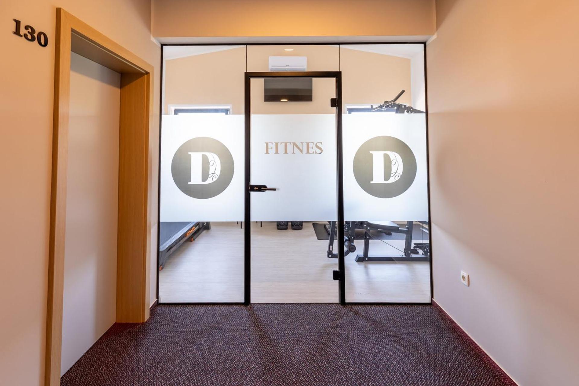 Hotel Dolenjc Ново Место Екстериор снимка