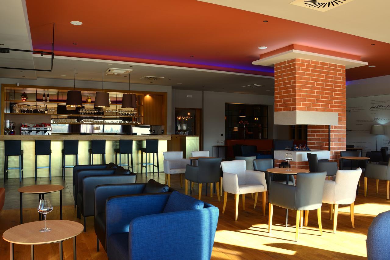 Hotel Dolenjc Ново Место Екстериор снимка